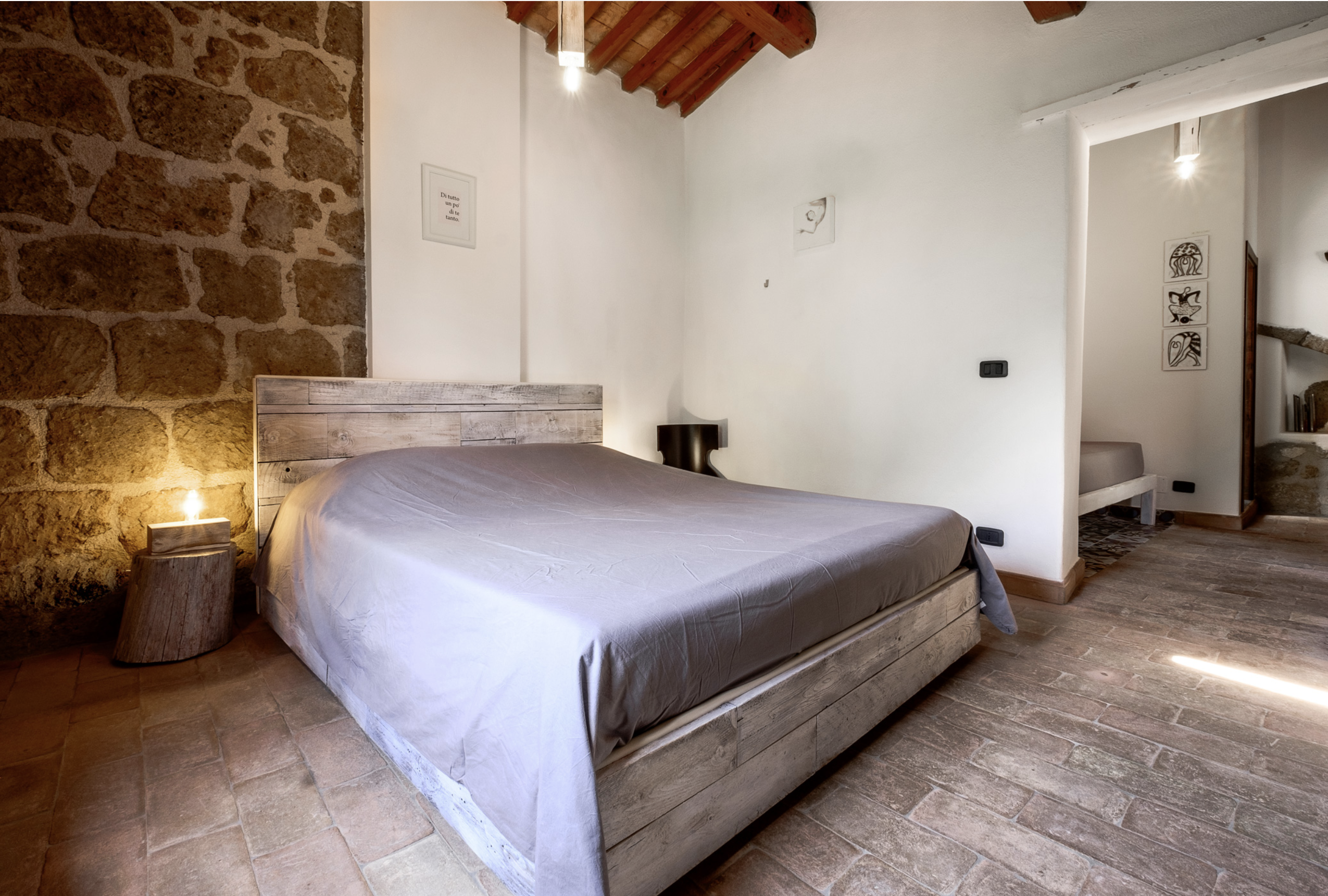 VOUCHER CON DATA APERTA PER UNA NOTTE NELLA SUITE MINIMAL